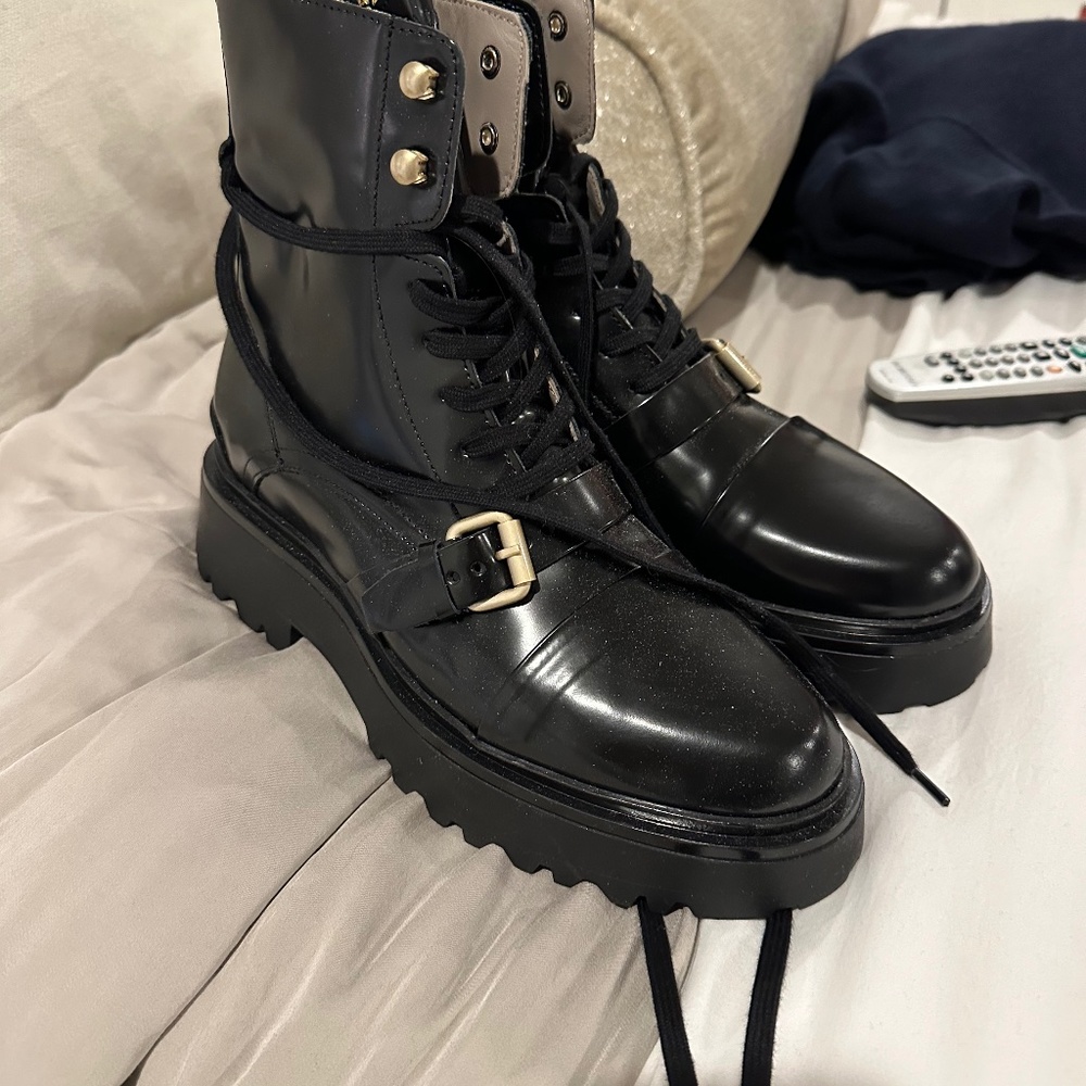 Stellar bootie in black all saints